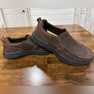 Skechers men’s casual shoes size 10.5